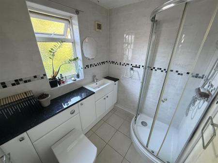 2 bedroom Maisonette for sale in Pinewood Road, Burton-On-Trent