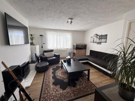 2 bedroom Maisonette for sale in Pinewood Road, Burton-On-Trent