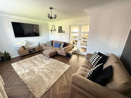 3 bedroom Semi-detached house for sale in Fairham Road, Stretton, Burton-On-Trent