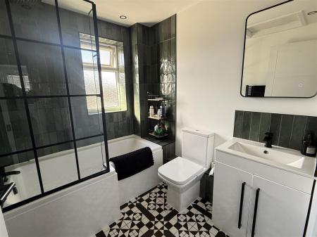 3 bedroom Semi-detached house for sale in Fairham Road, Stretton, Burton-On-Trent