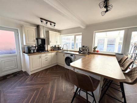 3 bedroom Semi-detached house for sale in Fairham Road, Stretton, Burton-On-Trent