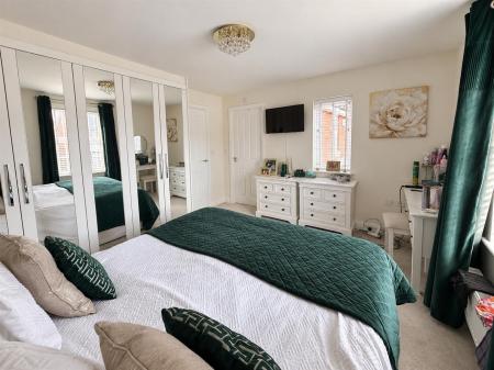 4 bedroom Detached house for sale in Marley Way, Drakelow, Burton-On-Trent