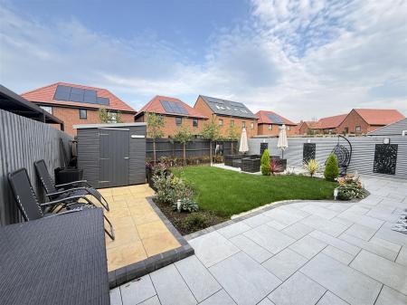 4 bedroom Detached house for sale in Marley Way, Drakelow, Burton-On-Trent