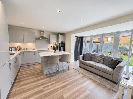 4 bedroom Detached house for sale in Marley Way, Drakelow, Burton-On-Trent