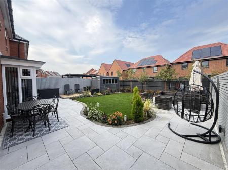 4 bedroom Detached house for sale in Marley Way, Drakelow, Burton-On-Trent