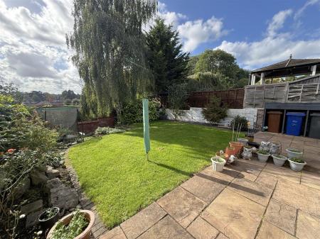 3 bedroom Detached house for sale in Welford Rise, Burton-On-Trent
