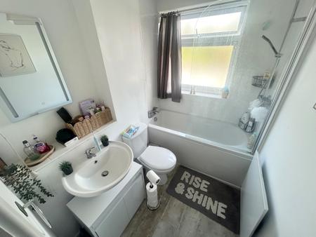 2 bedroom Apartment to let in Ashley Court, Ashby Road, Burton upon Trent, DE15