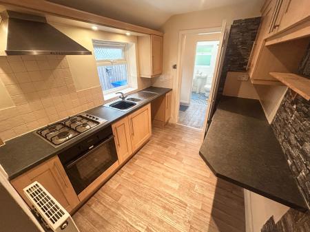 2 bedroom Terraced House to let in Wellington Street, Staffordshire, Burton upon Trent, DE14