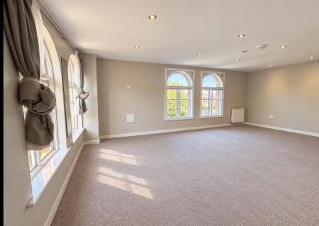 2 bedroom Duplex for sale in Grants Yard, Burton-On-Trent