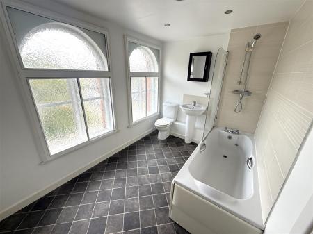 2 bedroom Duplex for sale in Grants Yard, Burton-On-Trent