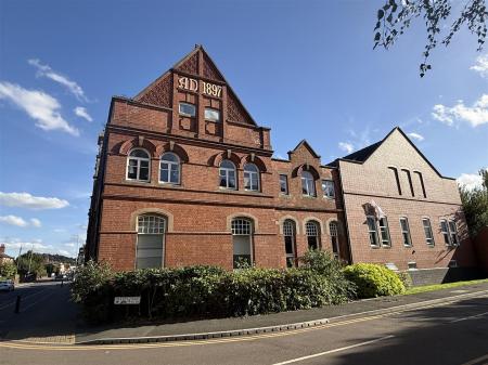2 bedroom Duplex for sale in Grants Yard, Burton-On-Trent