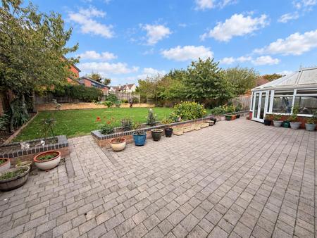 5 bedroom Detached house for sale in Forest Edge Way, Burton-On-Trent