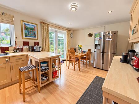 5 bedroom Detached house for sale in Forest Edge Way, Burton-On-Trent