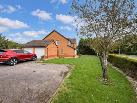 5 bedroom Detached house for sale in Forest Edge Way, Burton-On-Trent
