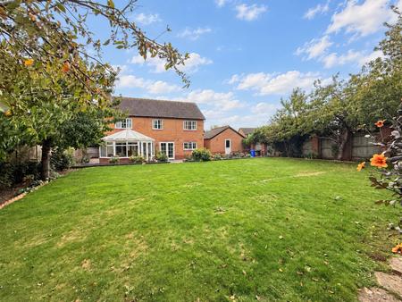 5 bedroom Detached house for sale in Forest Edge Way, Burton-On-Trent