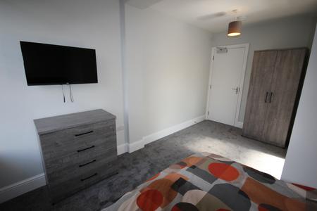 1 bedroom House share to let in Shobnall Street, Staffordshire, Burton upon Trent, DE14