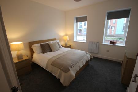 3 bedroom Flat to let in Horninglow Street, Staffordshire, Burton upon Trent, DE14