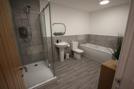 2 bedroom Flat to let in Horninglow Street, Staffordshire, Burton upon Trent, DE14