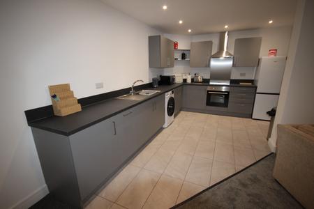 2 bedroom Flat to let in Horninglow Street, Staffordshire, Burton upon Trent, DE14