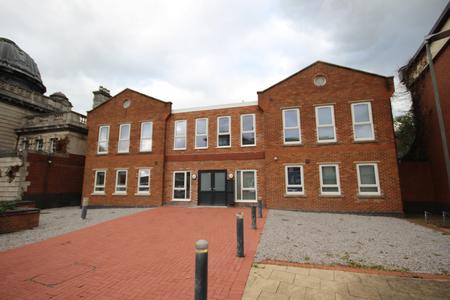 2 bedroom Flat to let in Horninglow Street, Staffordshire, Burton upon Trent, DE14