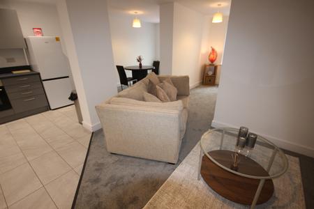 2 bedroom Flat to let in Horninglow Street, Staffordshire, Burton upon Trent, DE14