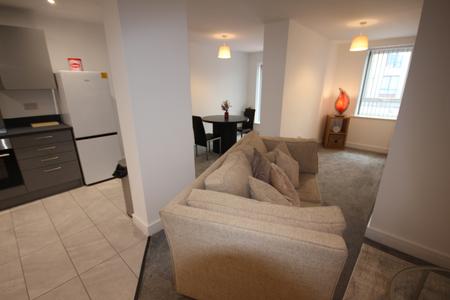 2 bedroom Flat to let in Horninglow Street, Staffordshire, Burton upon Trent, DE14