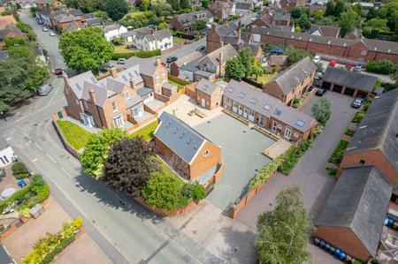 Fox Lane, Staffordshire, Alrewas, DE13
