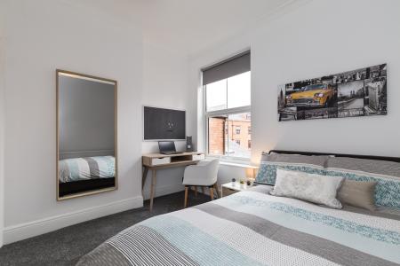 6 bedroom Terraced House to let in Broadway