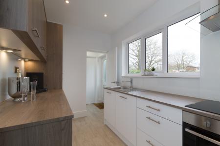 4 bedroom Semi-detached house to let in Stepping Lane