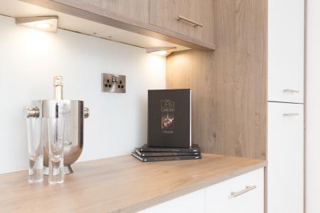 4 bedroom Semi-detached house to let in Stepping Lane