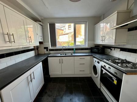 5 bedroom Terraced House to let in Monk Street, Derby, DE22