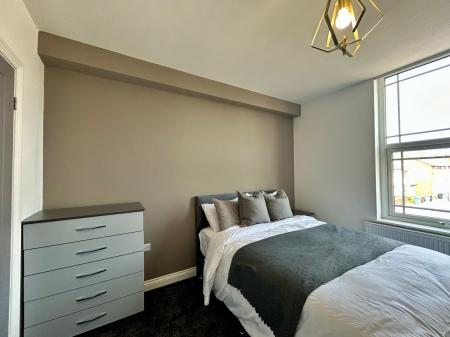 5 bedroom Semi-detached house to let in Ashbourne Road, Derby, DE22