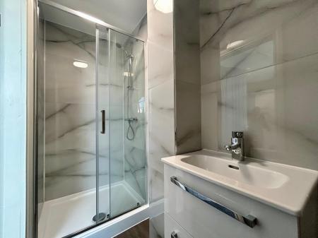 5 bedroom Semi-detached house to let in Ashbourne Road, Derby, DE22