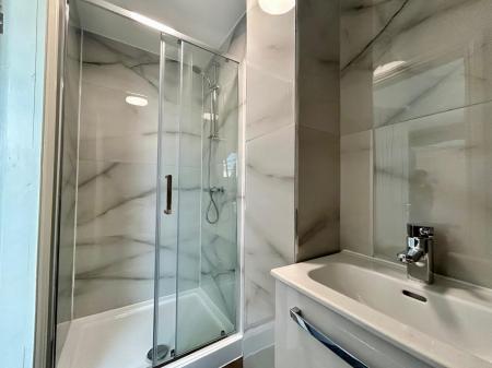 5 bedroom Semi-detached house to let in Ashbourne Road, Derby, DE22