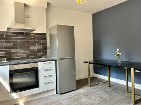 5 bedroom Semi-detached house to let in Ashbourne Road, Derby, DE22