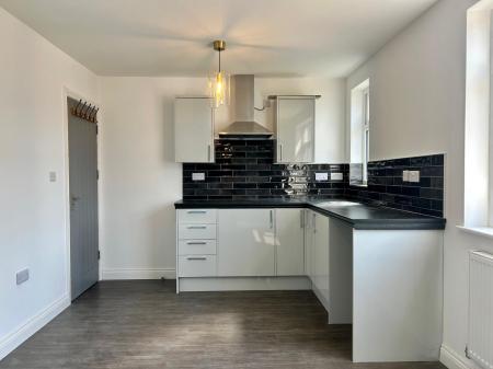 5 bedroom Semi-detached house to let in Ashbourne Road, Derby, DE22