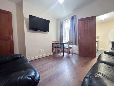 2 bedroom Flat to let in Peach Street, Derby, DE22