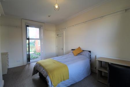 5 bedroom Semi-detached house to let in Ashbourne Road, Derby, City Centre, DE22