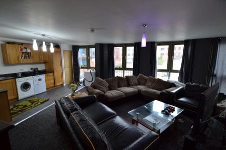 2 bedroom Flat to let in Brook Street, Derby, DE1
