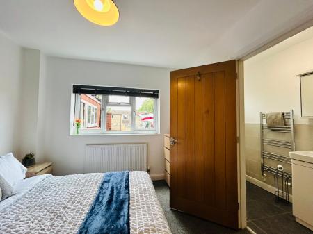 4 bedroom Apartment to let in Quarn Gardens, Derby, DE1