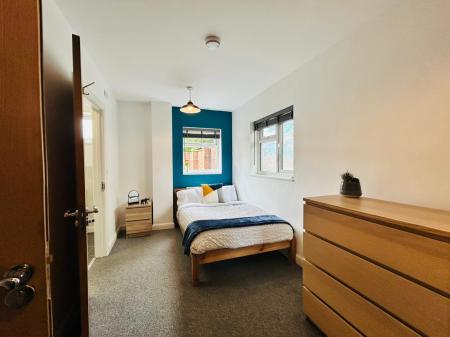 4 bedroom Apartment to let in Quarn Gardens, Derby, DE1