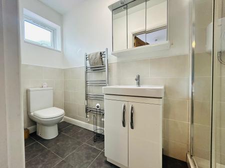 4 bedroom Apartment to let in Quarn Gardens, Derby, DE1