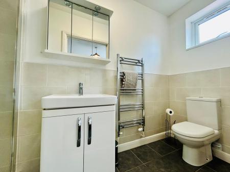 4 bedroom Apartment to let in Quarn Gardens, Derby, DE1