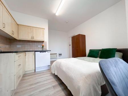 1 bedroom Studio flat to let in Uttoxeter New Road, Derby, DE22