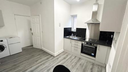 1 bedroom Studio flat to let in Uttoxeter New Road, Derby, DE22