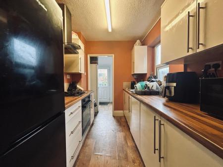 1 bedroom Terraced House to let in Upstairs back Floor bedroom