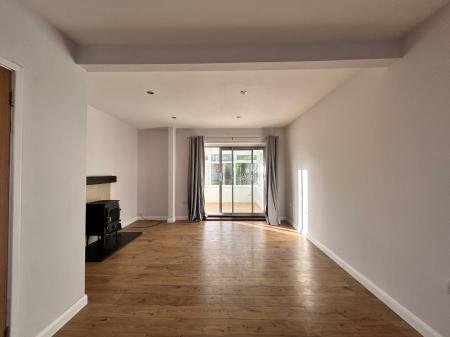 3 bedroom Semi-detached house to let in Raleigh Street, Derby, DE22