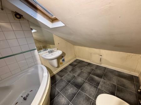 4 bedroom Terraced House for sale in Windmill Hill Lane, Derby, DE22