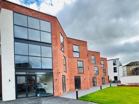 1 bedroom Studio flat to let in The Wheel House