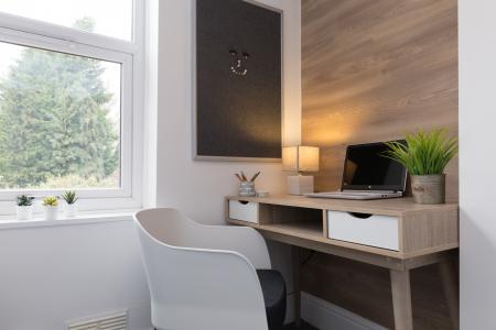 3 bedroom Semi-detached house to let in Stepping Lane